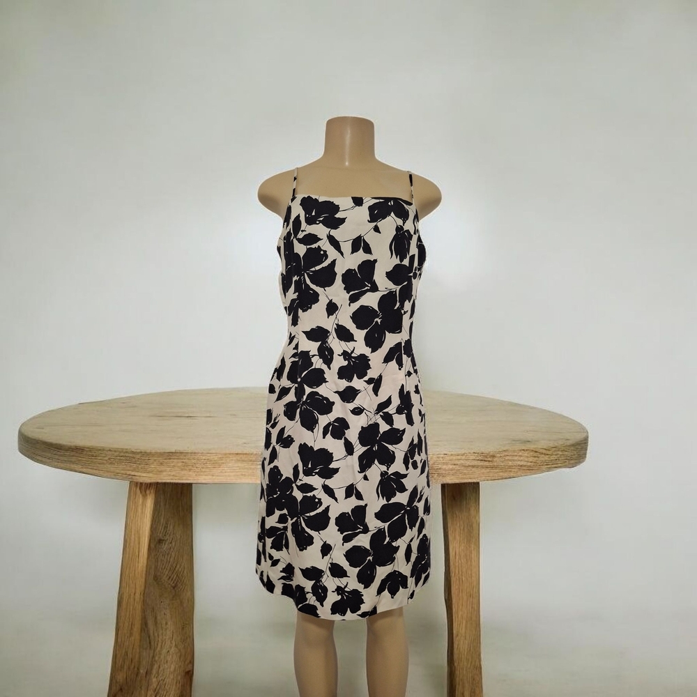 💋Ann Taylor Black Floral Mini Dress💋